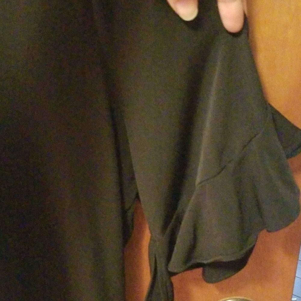 Calvin Klein Blouse W/ Ruffled Sleeve - Picture 3 of 5